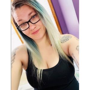 Meet your Posher, Julia